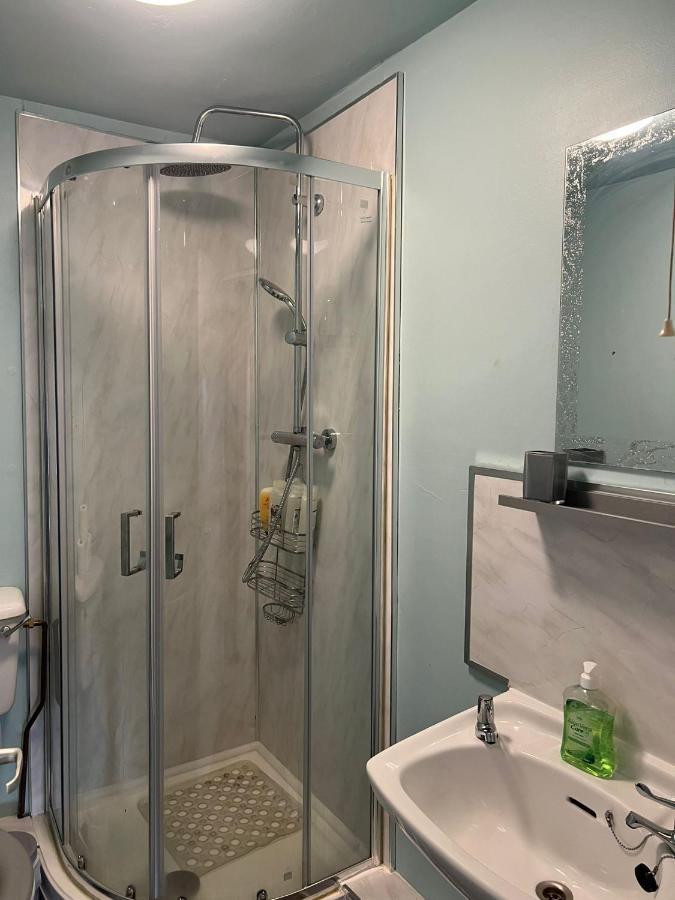 Topzy-Turvy - 1 Bedroom Apartment Swansea Eksteriør bilde