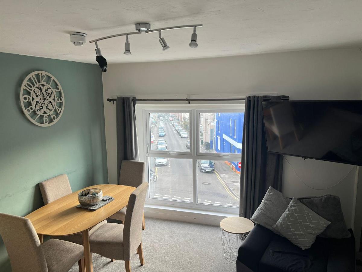Topzy-Turvy - 1 Bedroom Apartment Swansea Eksteriør bilde